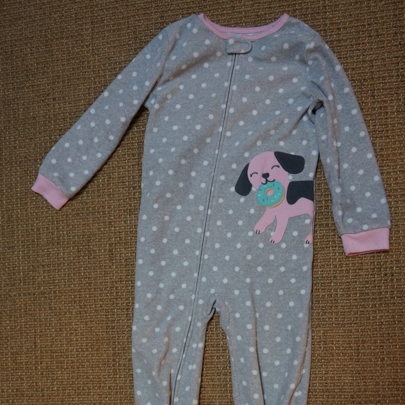 Girls Size 5T Carter's Grey/Pink/White Polka Dot 1-piece Flannel PJs - Picture 1 of 3